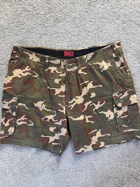 Foundry Supply Co. Men's Camouflage Flex Cargo Shorts - Size 50 - Excel. Cond.